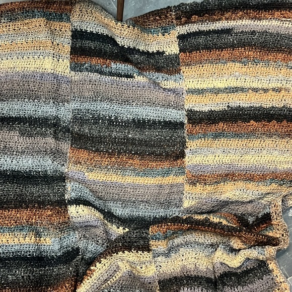 Hand crochet blanket - Picture 6 of 15